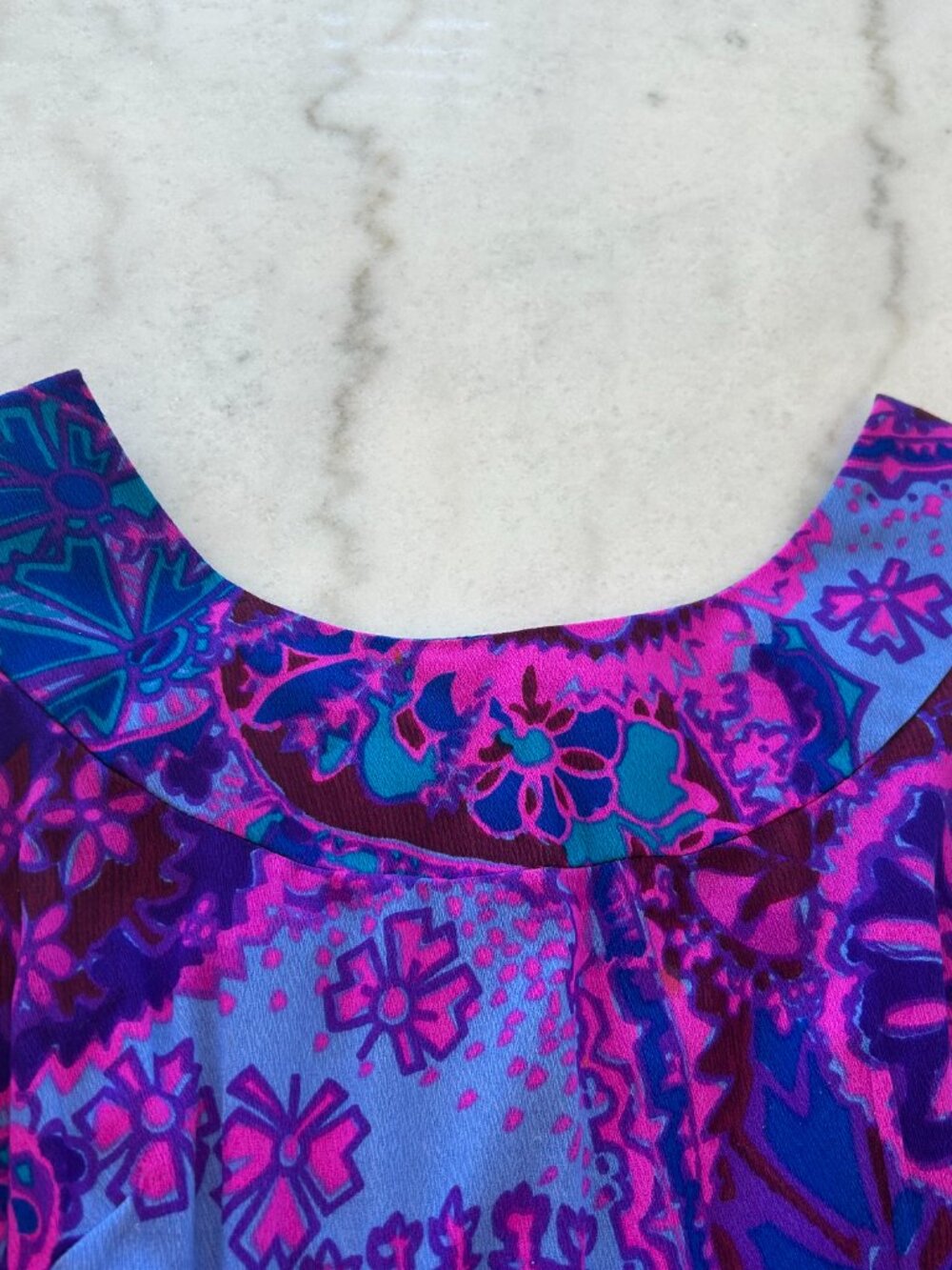 Hawaii Nei Beautiful Authentic Hawaian Dress - Picture 8 of 13